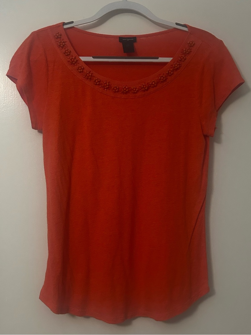 Ann Taylor scoop neckline knit top size Medium